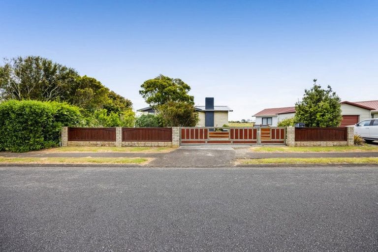 Photo of property in 7 Ponderosa Place, Opunake, 4616