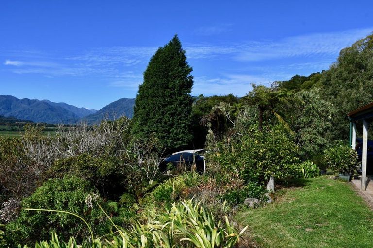 Photo of property in 6 Arapito Road, Karamea, 7893