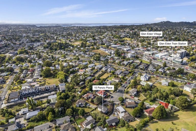 Photo of property in 15 Panzic Place, Glen Eden, Auckland, 0602