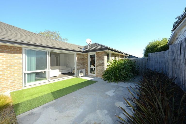 Photo of property in 2/43 Waltham Road, Sydenham, Christchurch, 8023