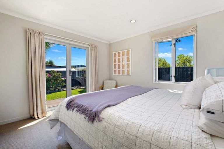 Photo of property in 1 Koru Way, Wanaka, 9305