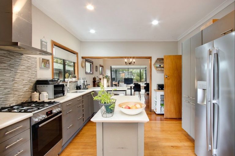 Photo of property in 54 Osier Road, Greenmeadows, Napier, 4112