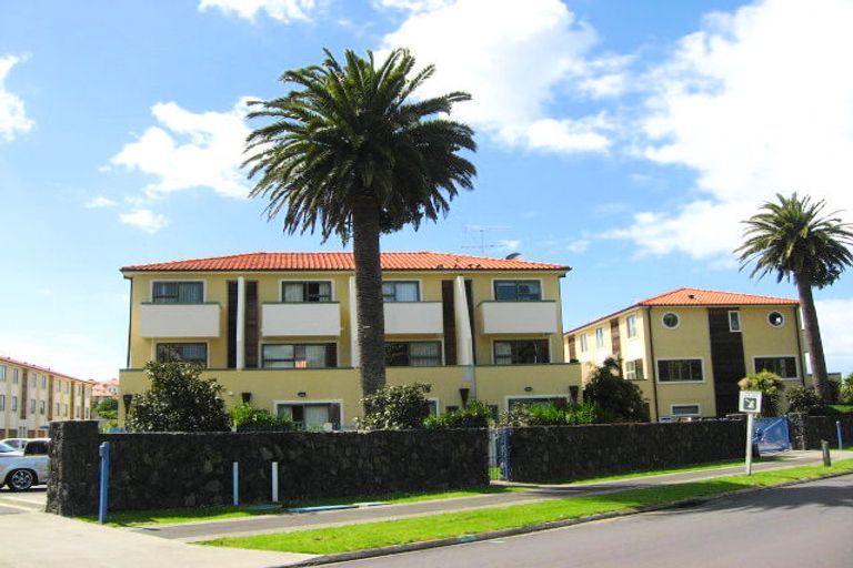 Photo of property in 3/595 Laurie Southwick Parade, Gulf Harbour, Whangaparaoa, 0930