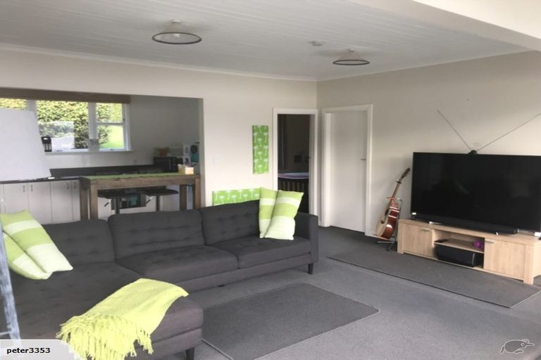 Photo of property in 8 Bewley Avenue, Macandrew Bay, Dunedin, 9014