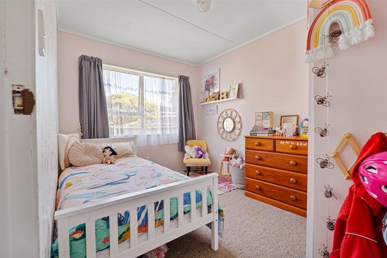 Photo of property in 8 Yorke Road, Haruru, 0204