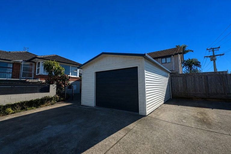 Photo of property in 141 Bucklands Beach Road, Bucklands Beach, Auckland, 2012
