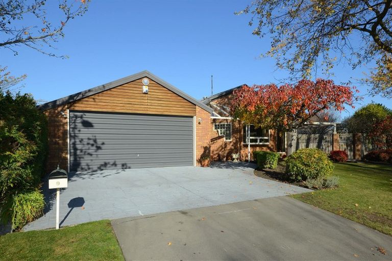 Photo of property in 9 Hatfield Place, Avonhead, Christchurch, 8042