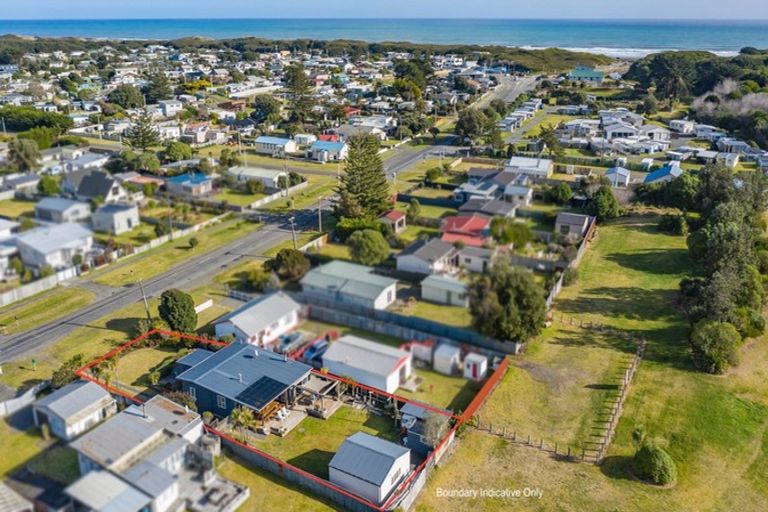 Photo of property in 50 Koputara Road, Himatangi Beach, Foxton, 4891