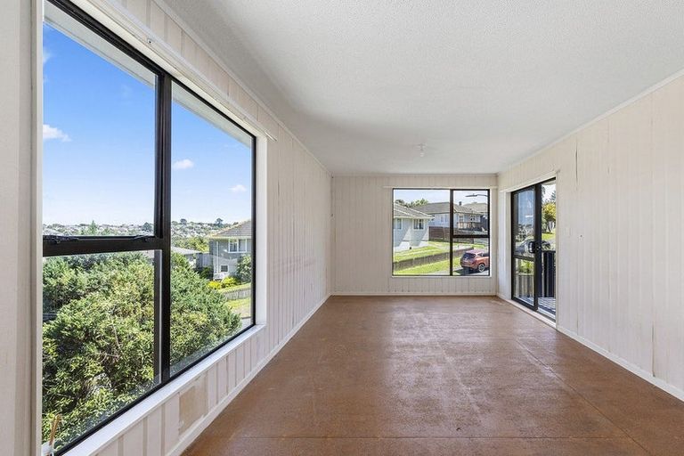 Photo of property in 16 Penguin Grove, Waitangirua, Porirua, 5024