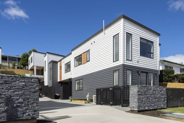 Photo of property in 1/12 Manuwai Road, Torbay, Auckland, 0630