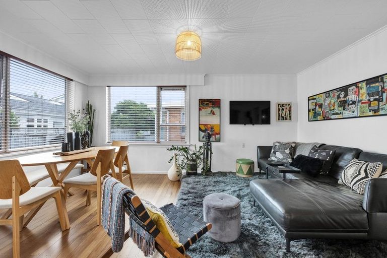 Photo of property in 3/10 Shortland Street, Lower Vogeltown, New Plymouth, 4310