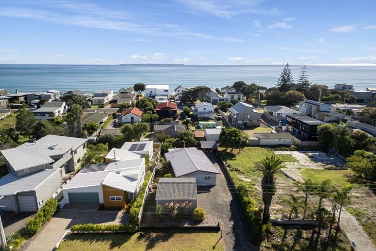 Photo of property in 1297 Papamoa Beach Road, Papamoa Beach, Papamoa, 3118