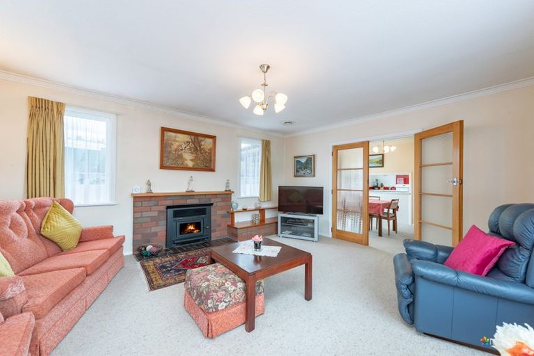 Photo of property in 41 Oxford Crescent, Ebdentown, Upper Hutt, 5018