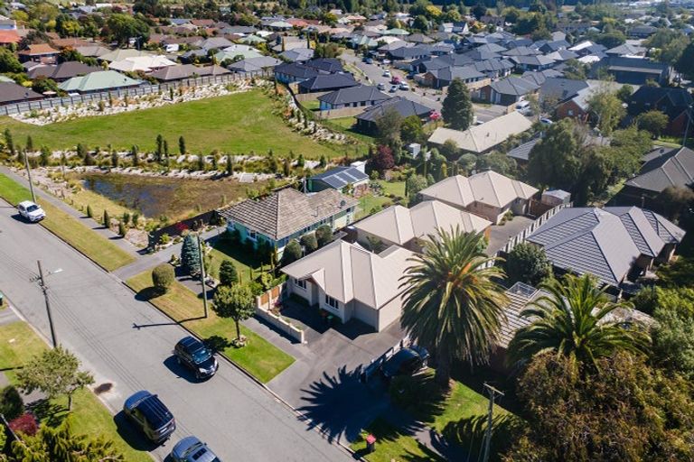 Photo of property in 3/28 Englefield Road, Belfast, Christchurch, 8051