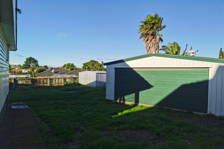 Photo of property in 27 Portadown Avenue, Pakuranga Heights, Auckland, 2010