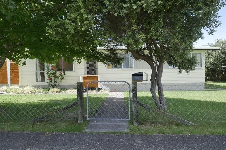 Photo of property in 27 Shearwater Street, One Tree Point, 0118