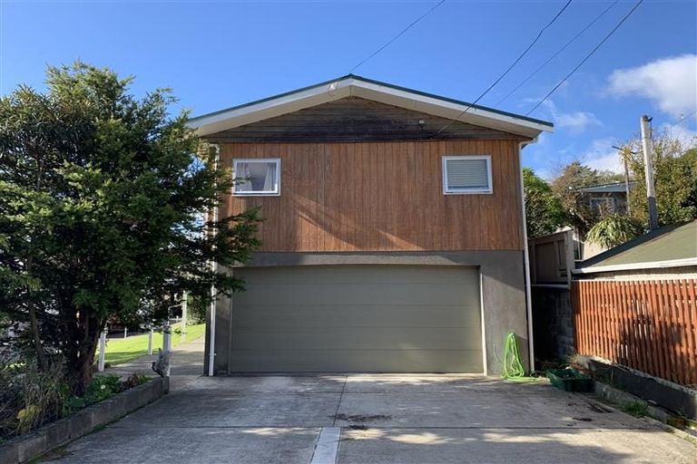 Photo of property in 10 Cornwall Street, Picton, 7220