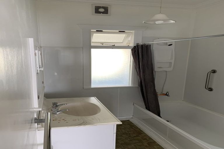 Photo of property in 180 College Street, Awapuni, Palmerston North, 4412