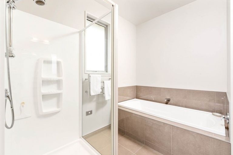 Photo of property in 5 Sunnyside Lane, Wanaka, 9305