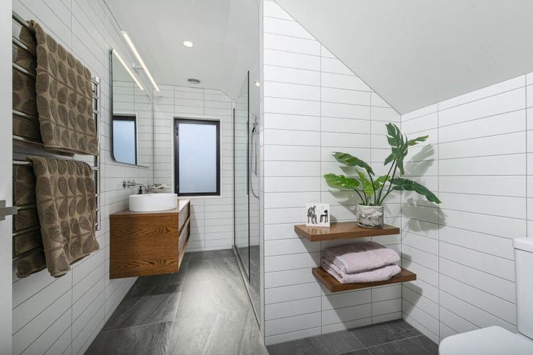 Photo of property in 170b Beacon Point Road, Wanaka, 9305