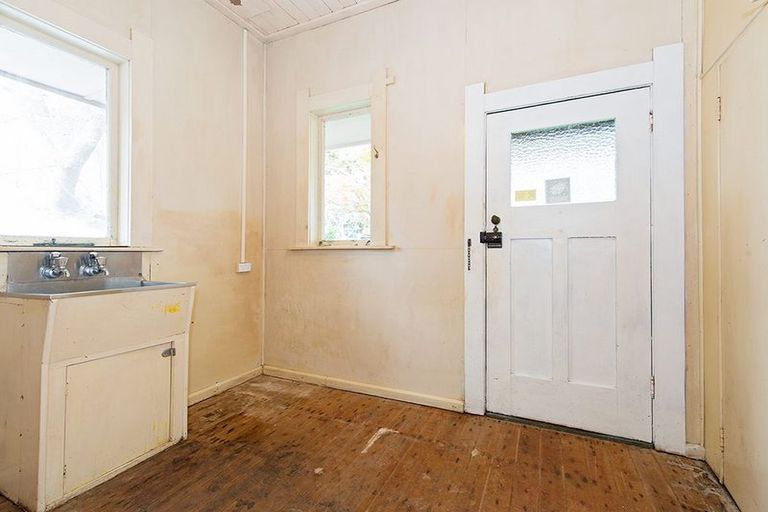 Photo of property in 24 Hinemoa Street, Birkenhead, Auckland, 0626