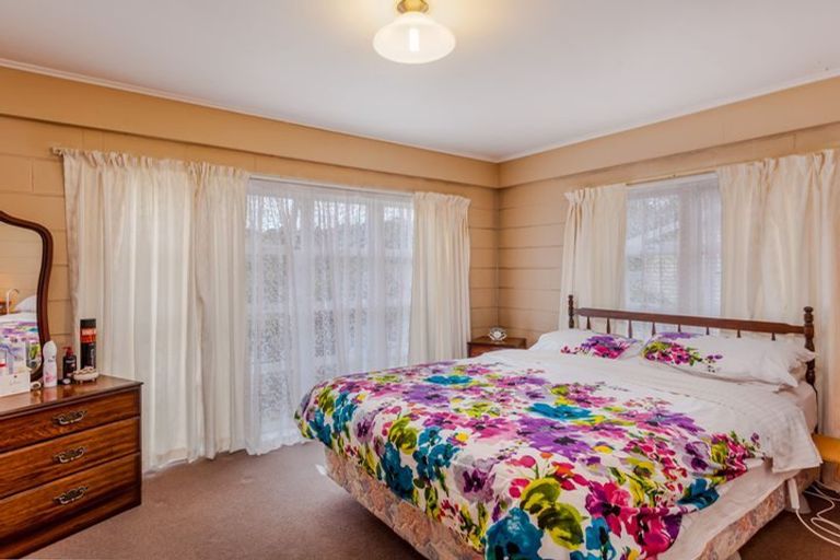 Photo of property in 639 Swanson Road, Swanson, Auckland, 0612