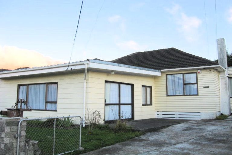 Photo of property in 113 Wainuiomata Road, Wainuiomata, Lower Hutt, 5014
