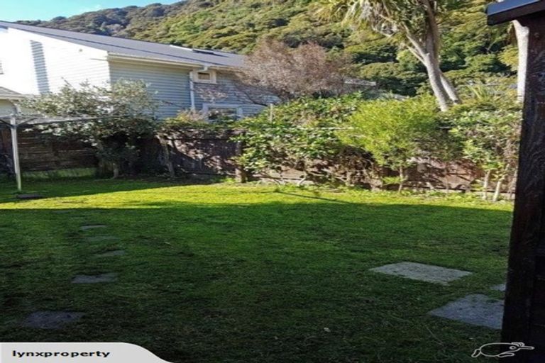 Photo of property in 379 Muritai Road, Eastbourne, Lower Hutt, 5013