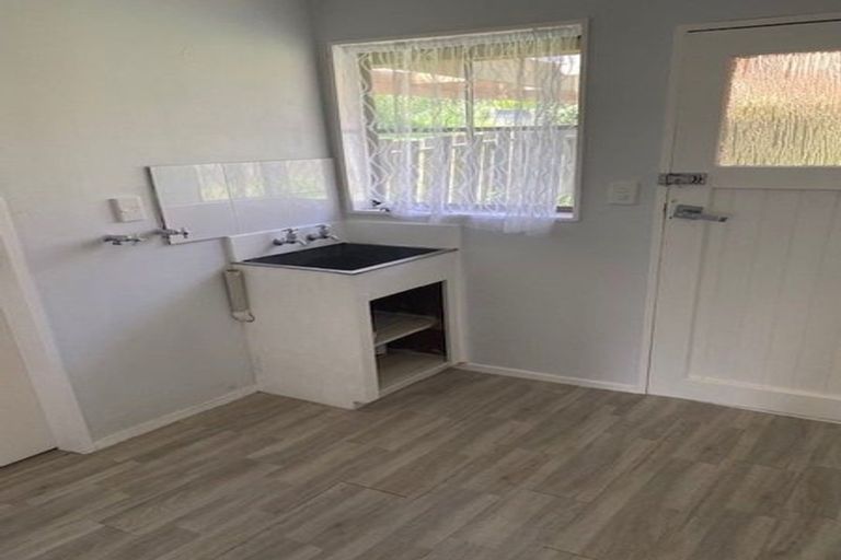 Photo of property in 32 Collins Avenue, Tawa, Wellington, 5028