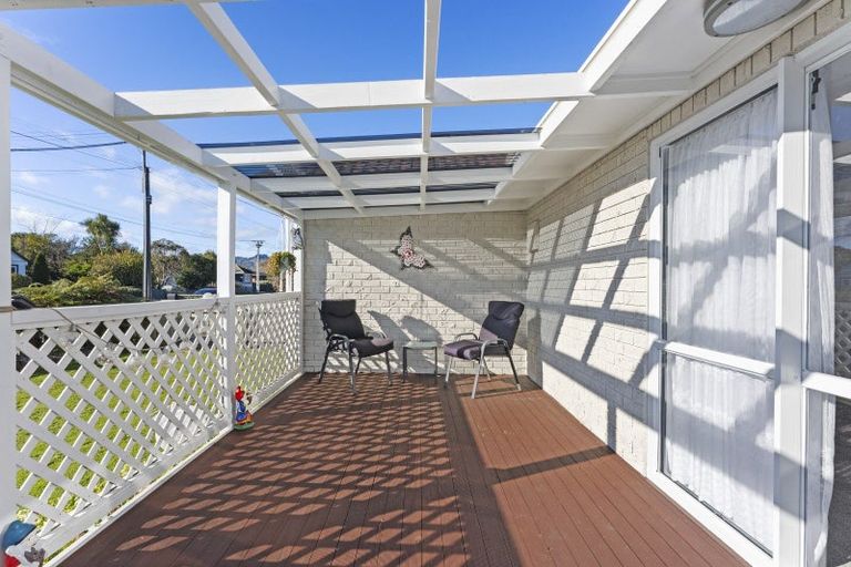 Photo of property in 12 Saint Annes Street, Levin, 5510