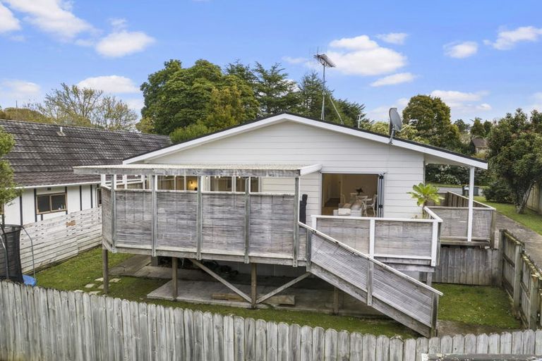 Photo of property in 26 Mirrabooka Avenue, Botany Downs, Auckland, 2010
