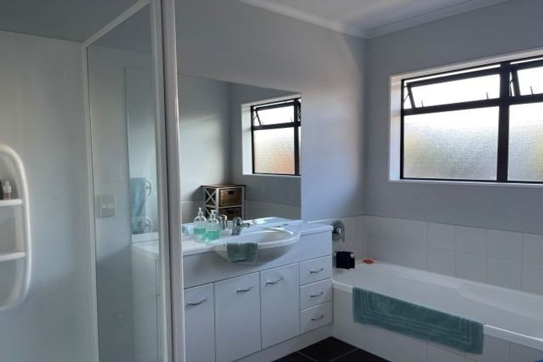 Photo of property in 12 Mynah Place, Welcome Bay, Tauranga, 3112