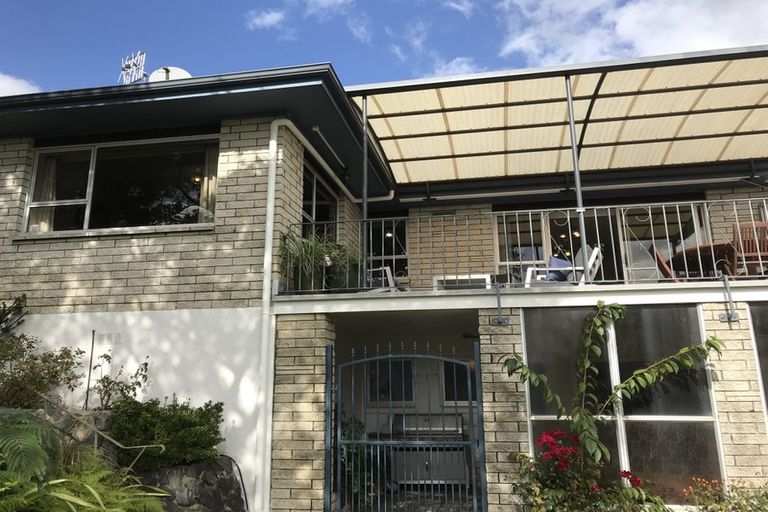 Photo of property in 18 Gilbass Avenue, Hamilton Lake, Hamilton, 3204