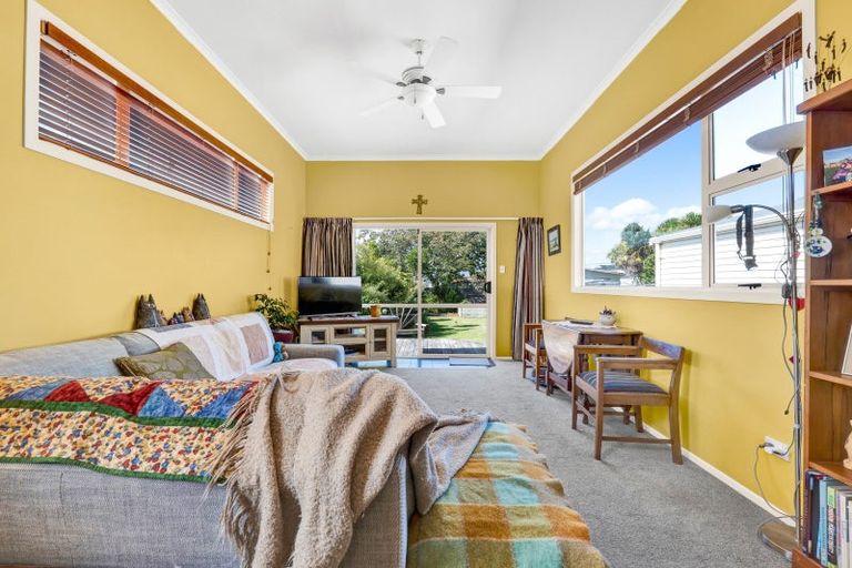 Photo of property in 10 Morrissey Street, Hawera, 4610