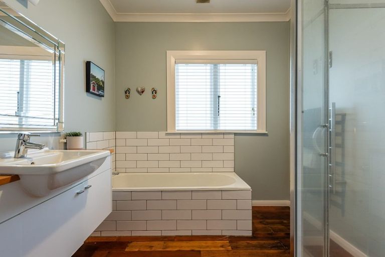 Photo of property in 52 Dundas Street, Seatoun, Wellington, 6022