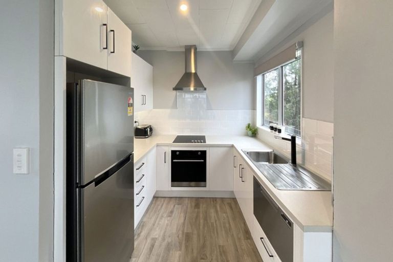 Photo of property in 28 Sunline Place, Ngongotaha, Rotorua, 3010