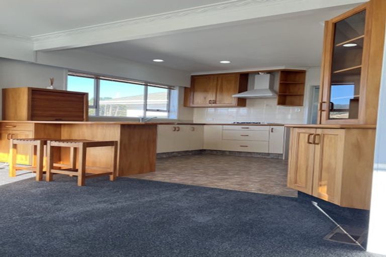 Photo of property in 54 Wairau Road, Oakura, 4314