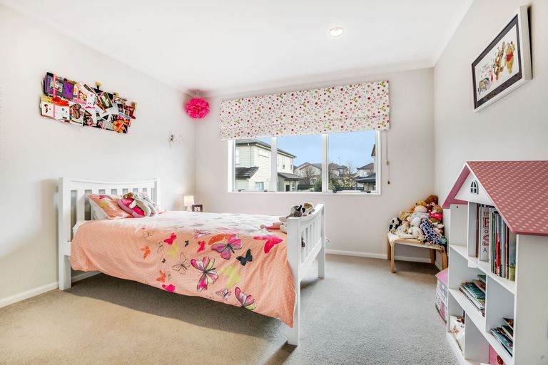 Photo of property in 6 Pickaberry Avenue, Karaka, Papakura, 2113