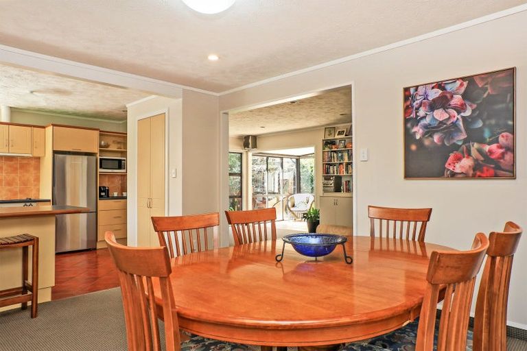 Photo of property in 9 Matthews Place, Taradale, Napier, 4112