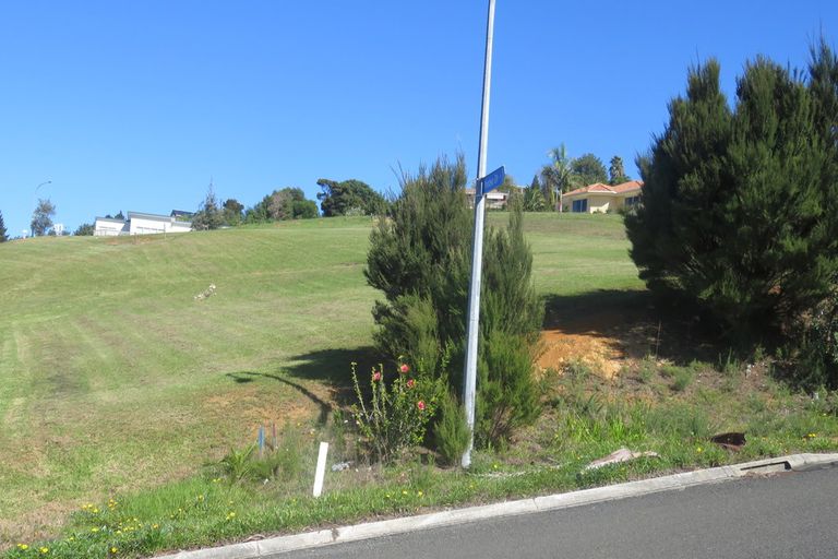 Photo of property in 15 Hibiscus Avenue, Cable Bay, 0420