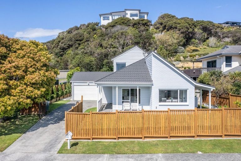 Photo of property in 33 Spyglass Lane, Whitby, Porirua, 5024