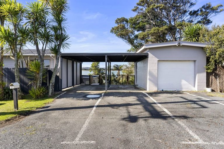 Photo of property in 27 Ferry Parade, Herald Island, Auckland, 0618