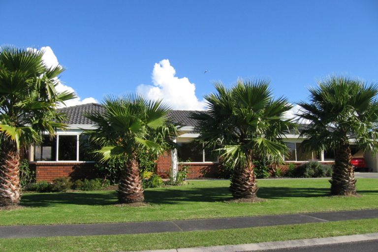 Photo of property in 42 Settlers Grove, Orewa, 0931