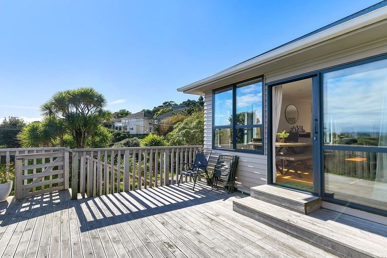 Photo of property in 14 Downes Street, Titahi Bay, Porirua, 5022