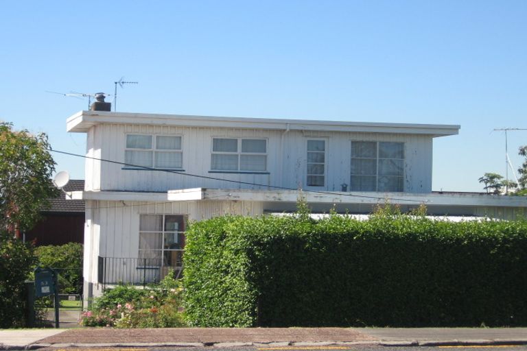 Photo of property in 83 Forrest Hill Road, Milford, Auckland, 0620