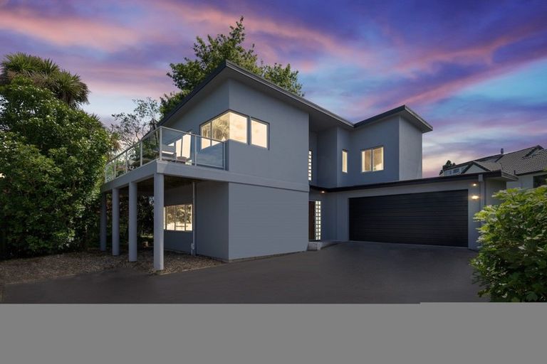Photo of property in 20b Grand Vue Road, Kawaha Point, Rotorua, 3010