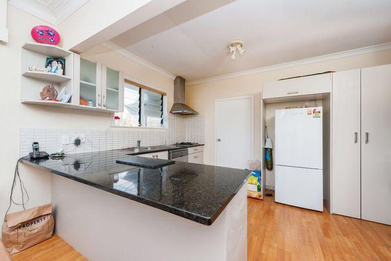 Photo of property in 111 Manuroa Road, Takanini, 2112