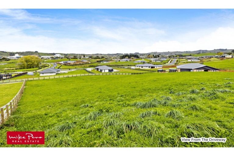 Photo of property in 15 Peet Row, Pokeno, 2471