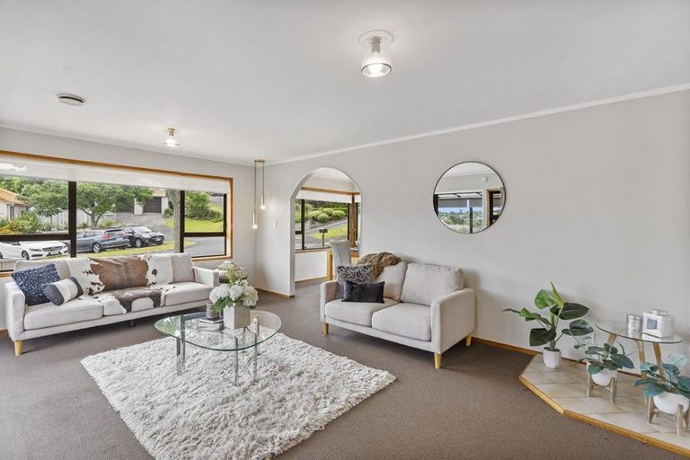 Photo of property in 11 Aries Place, Shelly Park, Auckland, 2014