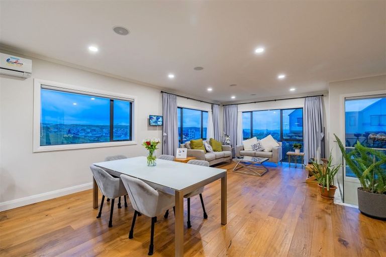 Photo of property in 14 Windlass Street, Long Bay, Auckland, 0630